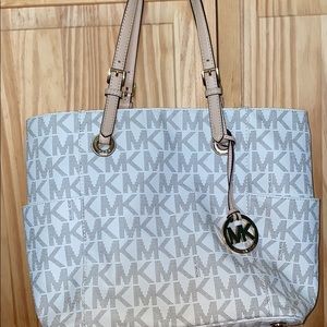White/ tan tote